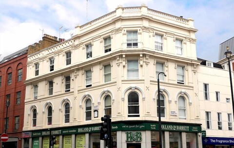 라스본 플레이스의 트윈 앙스위트 베드룸