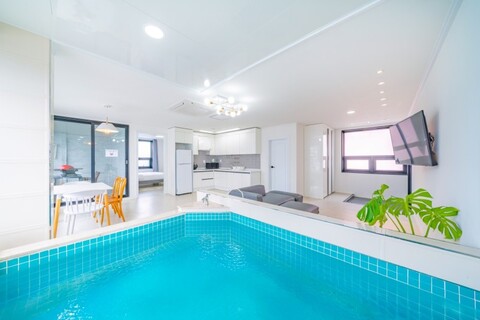 부산 그레이샌즈풀빌라