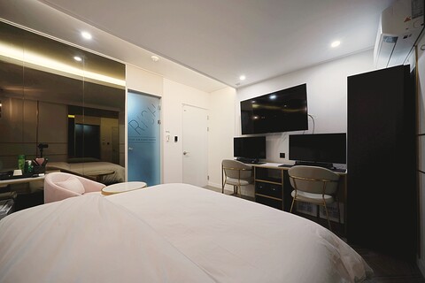 포항 대잠동 리치 호텔