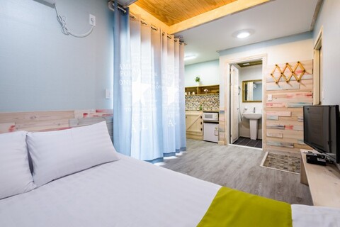 제주 하얀별펜션 (구엄리염전)