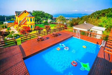 태안(안면도) 레몬트리펜션