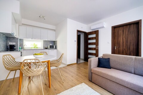 빌라 올리버 2, 부다페스트