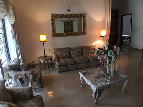 E 로지 게스트 하우스