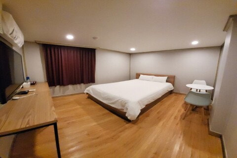 제주 에메랄드호텔에이스펜션