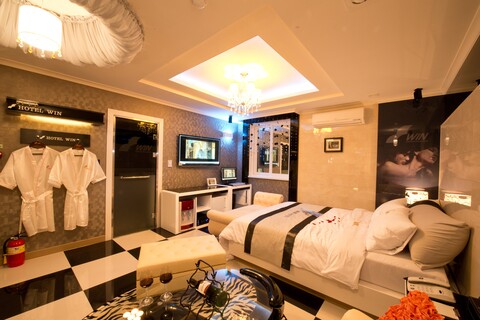 나주 윈 무인텔