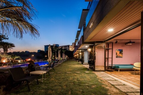 서귀포 블랙랜드레이스펜션