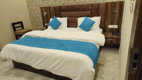 Hotel Cherry Blossam