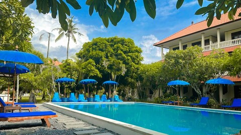 뉴 메카르 자야 호텔