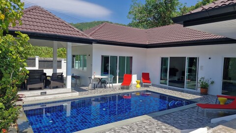 4 개의 침실이 있는 개인 수영장 빌라 GA
