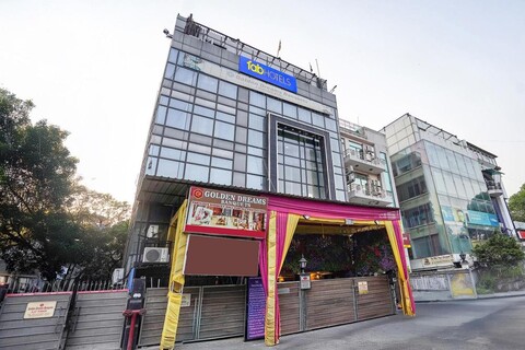 FabHotel Golden Eye Inn