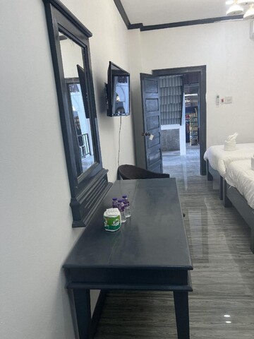 메지 로얄 호텔 방비엥