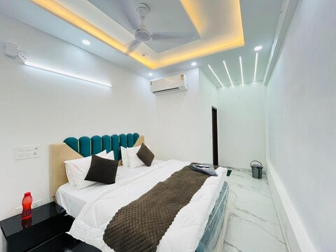 Hotel Rivlet Cyberhub Near Ambience Mall