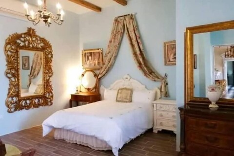 Chateau De France Bed & Breakfast