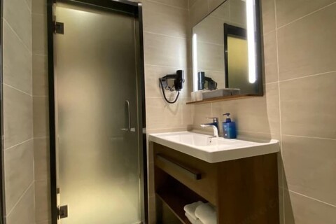 HanTing Hotel (Qingdao West Coast Bus Station)