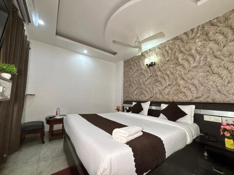 DELHI AEROCITY INN PLAZA