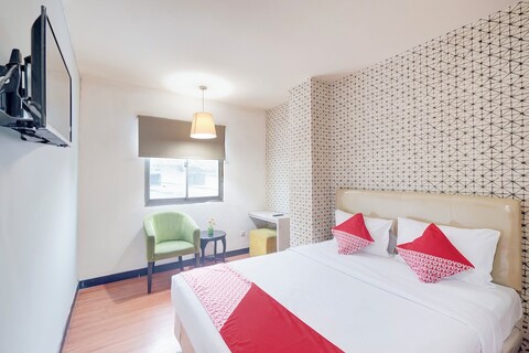 컬렉션 O 망가 베사르, 망가 베사르 역 근처