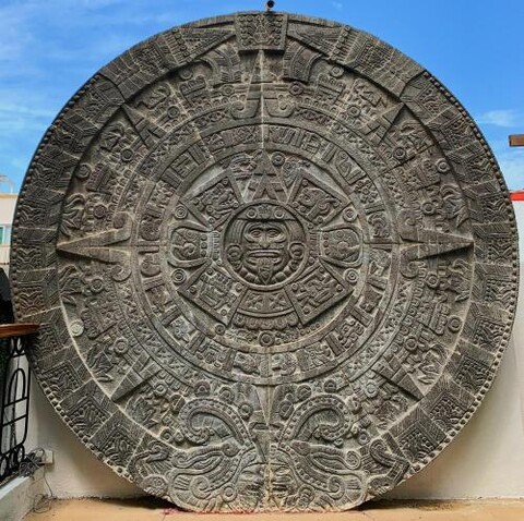 Casa calendario azteca