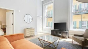 The Harlequin: 2nd Floor by AvantStay
