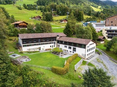 Family & Mountain Lodge C'est la Vie