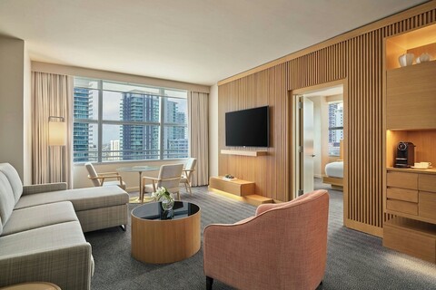 브리켈 아치, 럭셔리 컬렉션 호텔, 마이애미