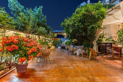 Ziju Designer Homestay (Jiaochangwei Beach)