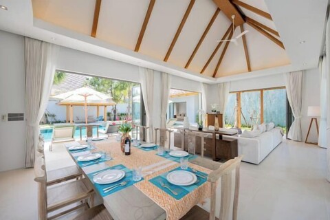 4BR Pool Villa w/ 15m Pool near Laguna & Beach Phuket Warm Plus