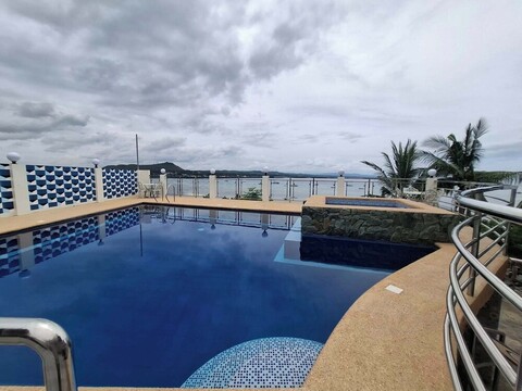 산과 바다가 만나는 히든 리조트