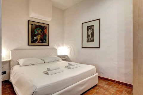 마모 플로렌스의 스투파 아파트먼트