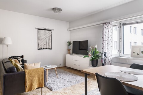 프라이빗 발코니가 있는 밝은 스튜디오 아파트