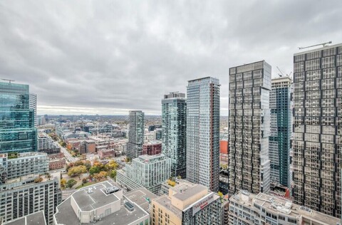 더 재니스 스위트, 다운타운