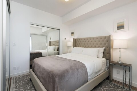 시티 뷰 스위트, CN 타워 근처