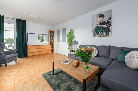 박물관 근처 발코니 있는 아늑한 아파트