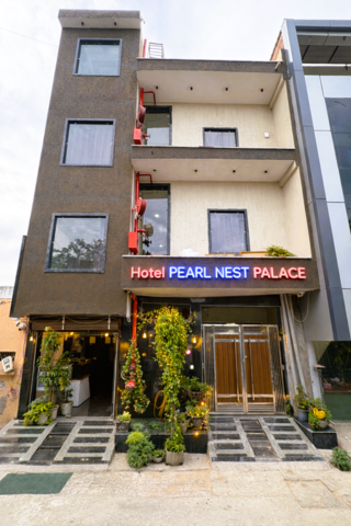 Hotel Pearl Nest Palace 