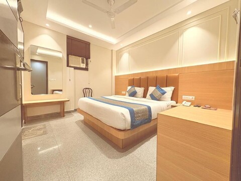 Hotel Raj Mahal Inn @ New Delhi