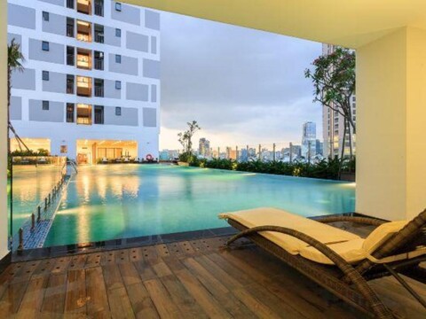 Refined Saigon - Rivergate Apartment