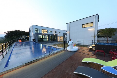 포항 플랜128풀빌라펜션