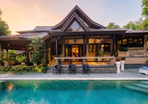 세미냑의 빌라 프랑지파니