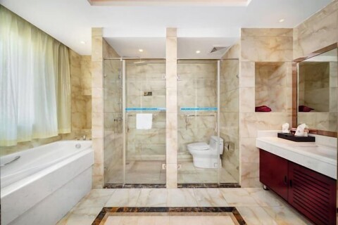 Xinlong Hotel