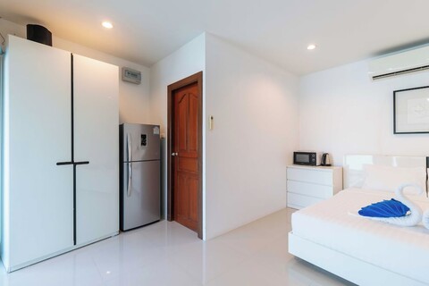 3베드룸 수영장 빌라, 보트 애비뉴 근처 V303