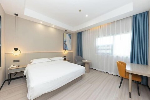 Huali Hotel (Kunshan Golden Eagle International Shopping Center)