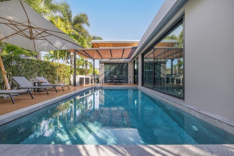 바안 부아 에스테이트 바이 트로픽룩