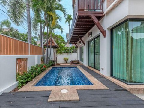 Thai Home 3B  11 Near Hollywood