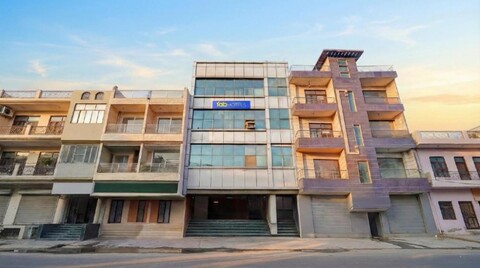 FabHotel Silver key I