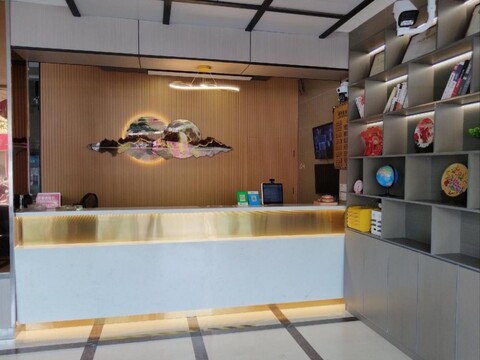 Kunshan Youjian Hotel (Huaqiao Huaxi Park Subway Station)