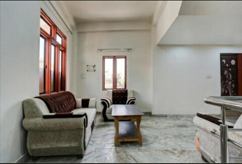 Goroomgo Hotel M J Agra
