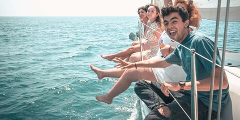 [바르셀로나] 럭셔리 요트 크루즈 + 오픈 바 & 간식 (정오/일몰 선택) 상품 이미지
