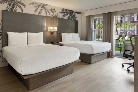 파운드 호텔, 산타 바바라, 메리어트 시리즈