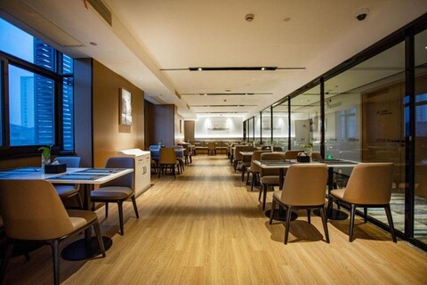 VX Hotel (Shanghai Beiwaitan Ningguo Road Subway Station)