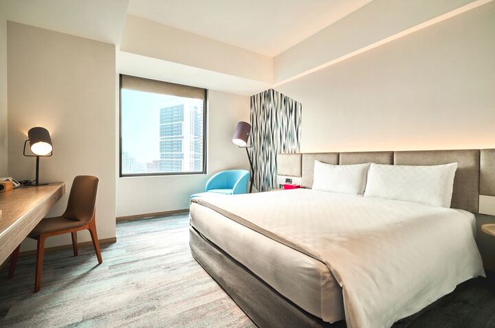 room detail thumbnail 1