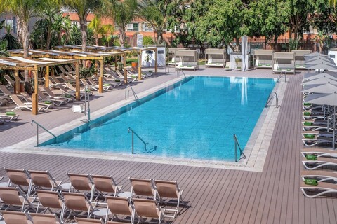 멜리아 레브레로스